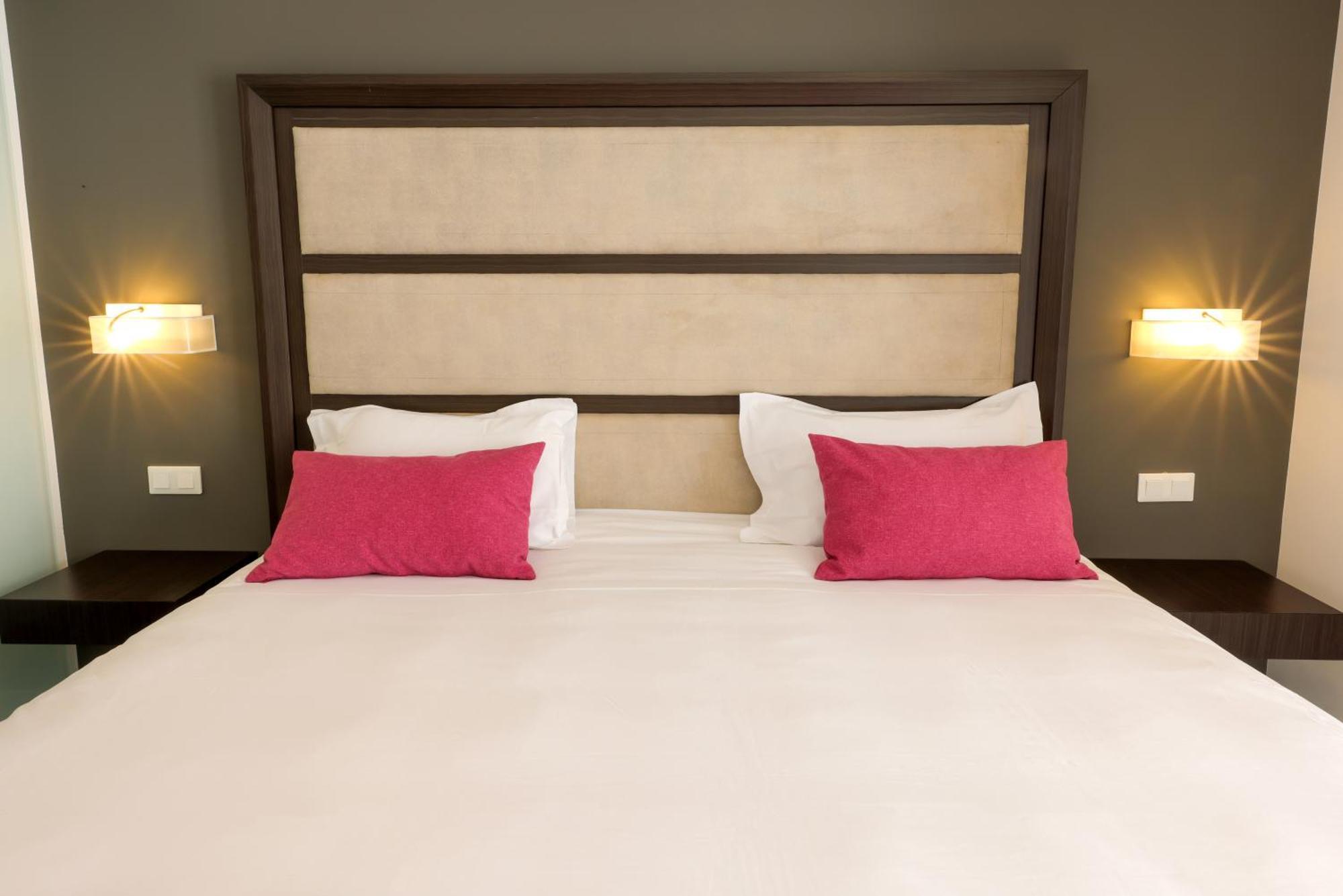 Hotel Saint Christophe カルヴィ エクステリア 写真