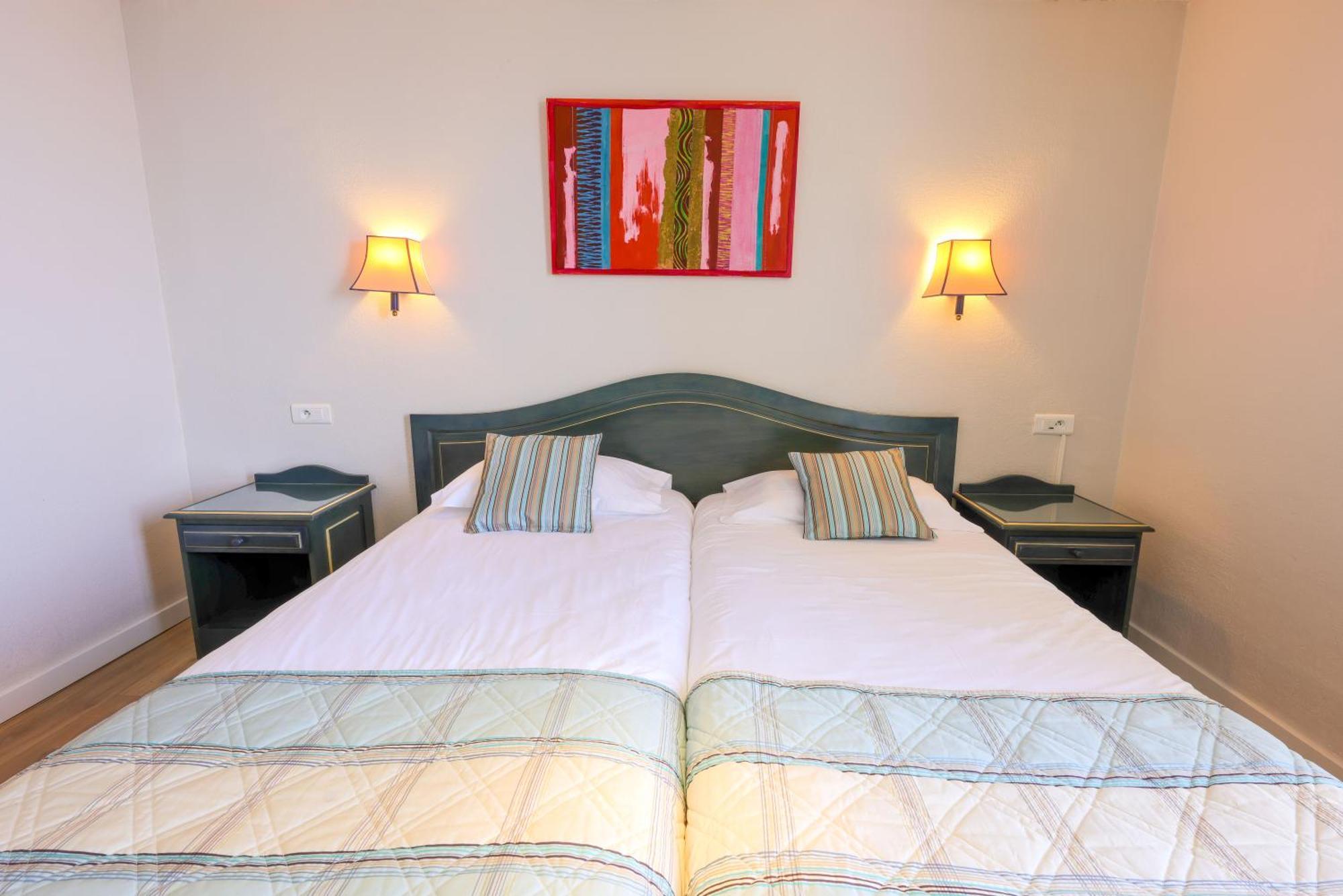 Hotel Saint Christophe カルヴィ エクステリア 写真