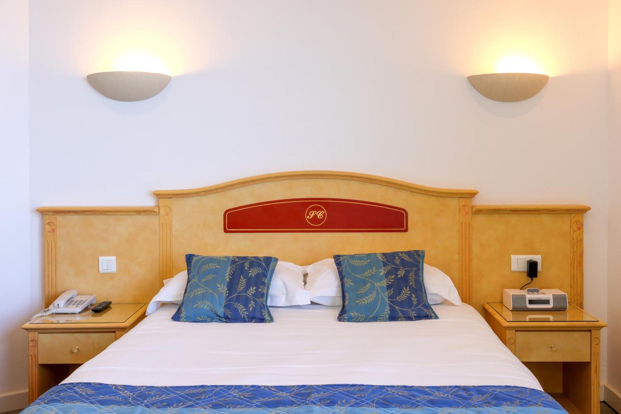 Hotel Saint Christophe カルヴィ エクステリア 写真