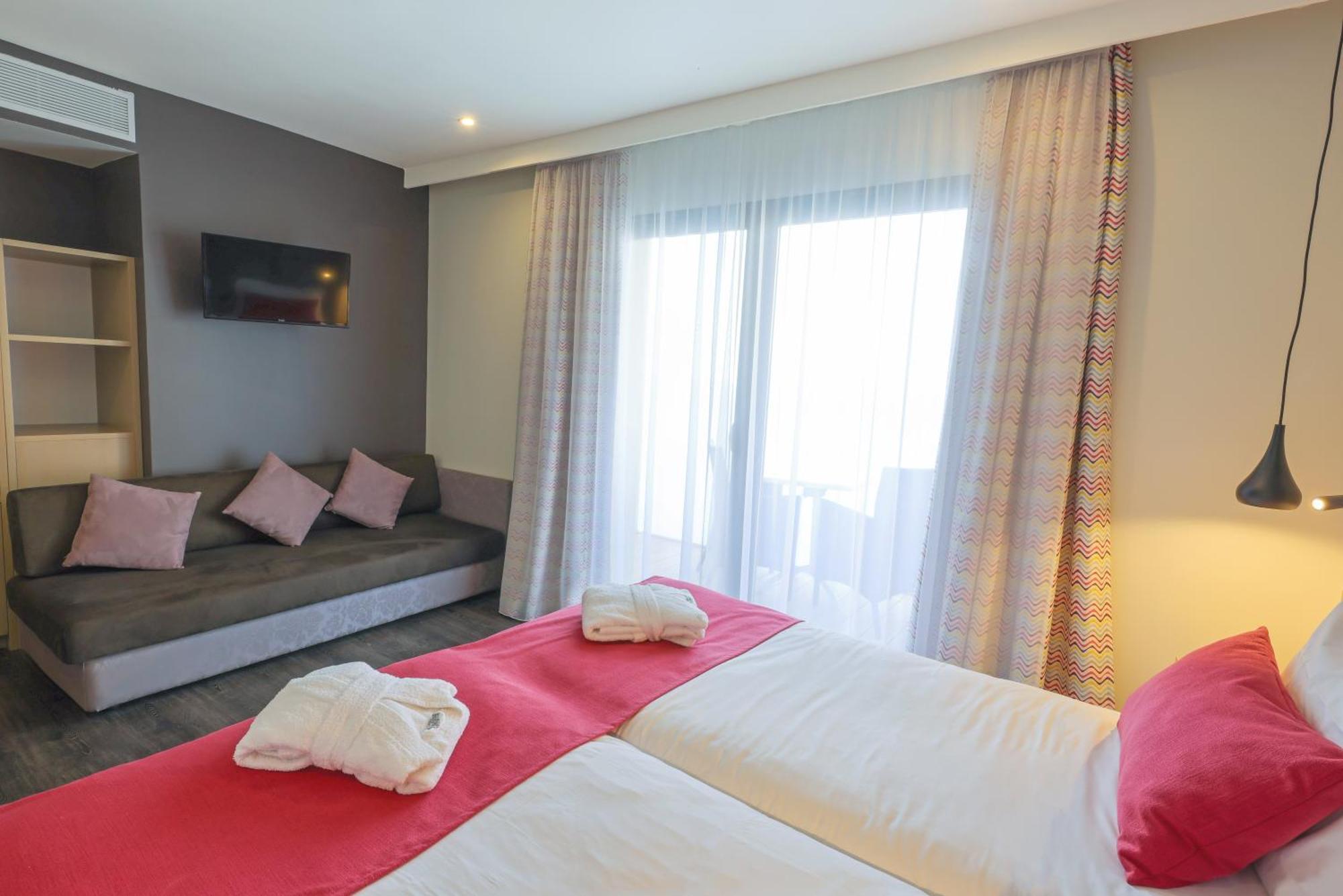 Hotel Saint Christophe カルヴィ エクステリア 写真